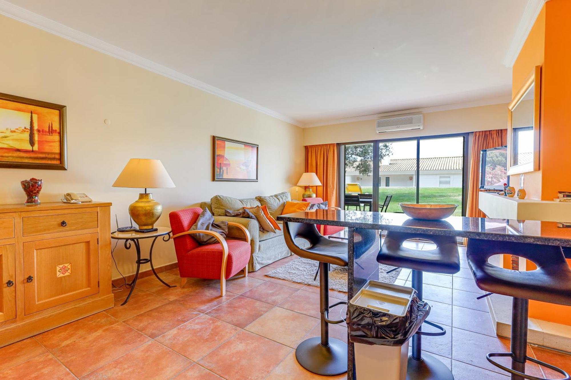 Apartment With 2 Bedrooms, 2M To The Beach Armação de Pêra Extérieur photo
