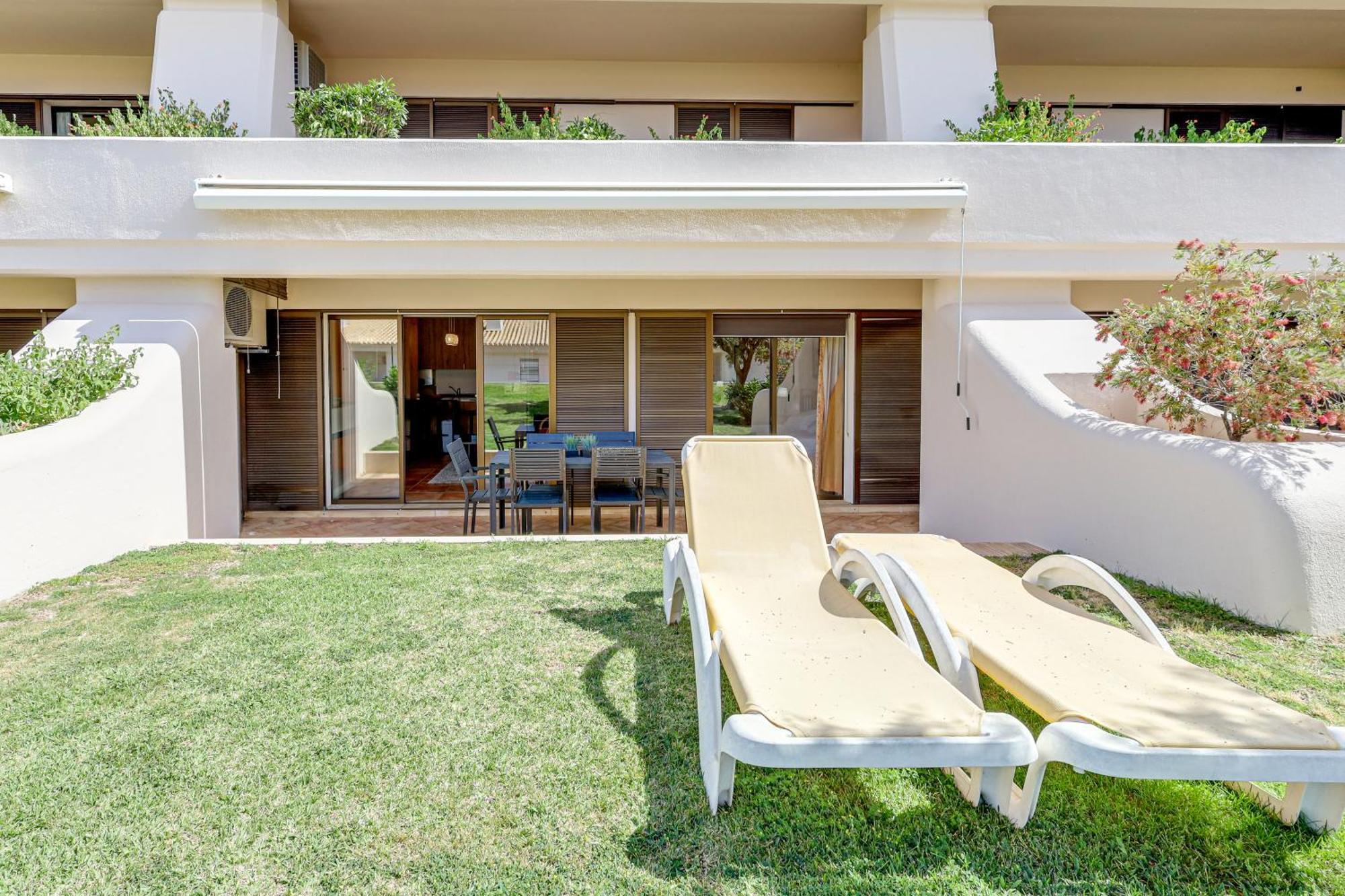 Apartment With 2 Bedrooms, 2M To The Beach Armação de Pêra Extérieur photo