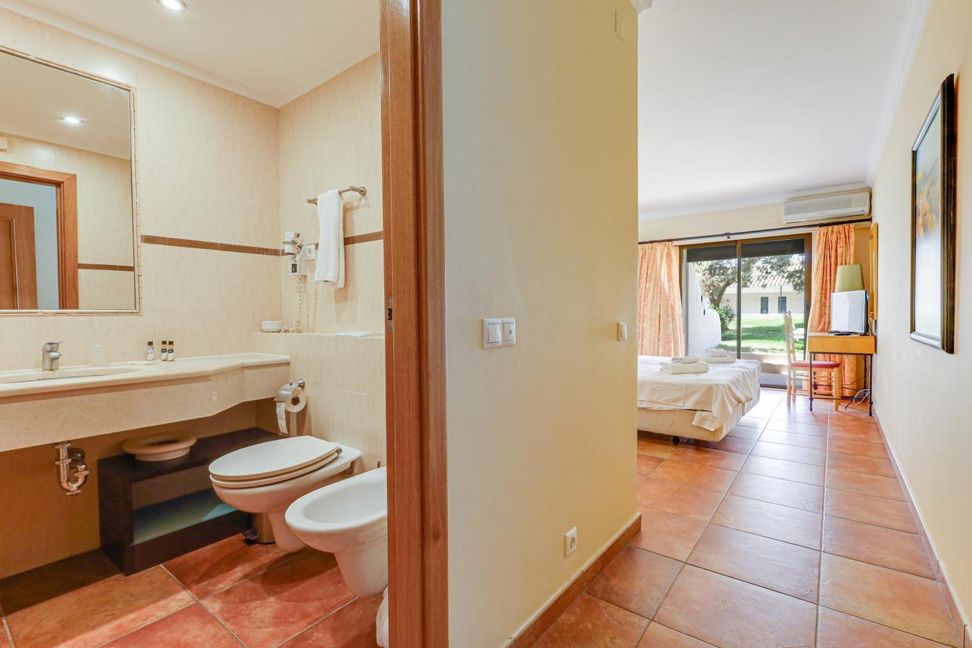 Apartment With 2 Bedrooms, 2M To The Beach Armação de Pêra Extérieur photo
