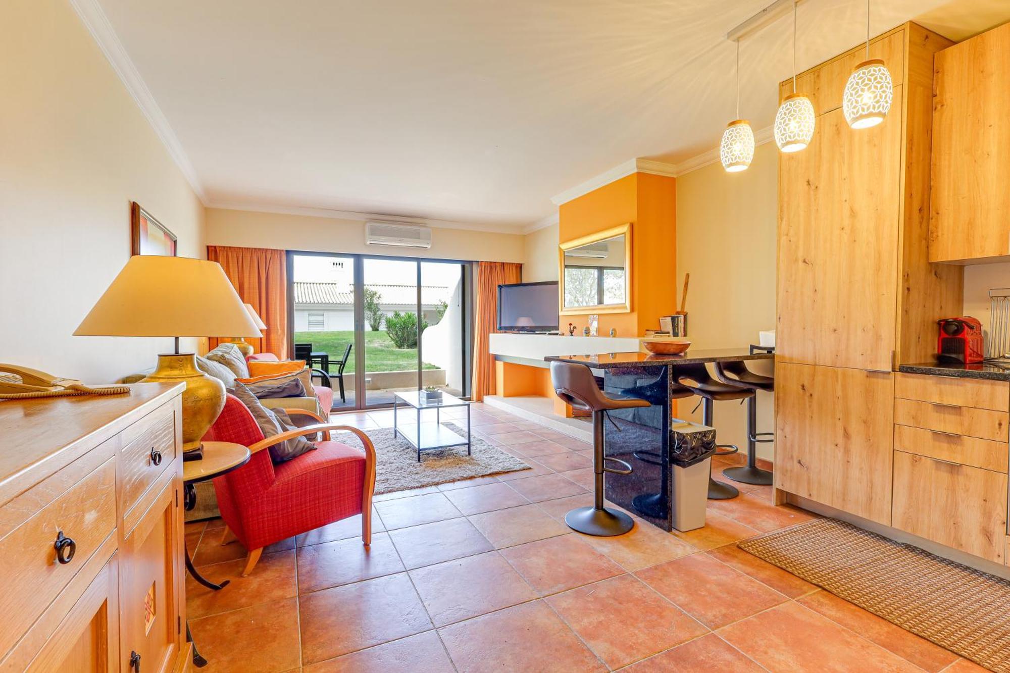 Apartment With 2 Bedrooms, 2M To The Beach Armação de Pêra Extérieur photo