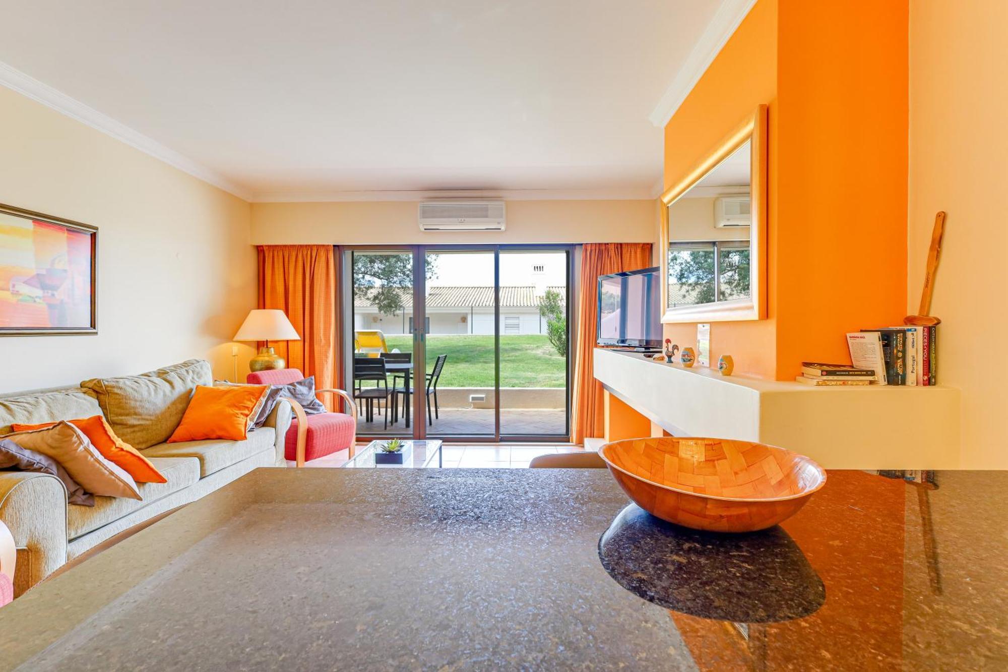 Apartment With 2 Bedrooms, 2M To The Beach Armação de Pêra Extérieur photo