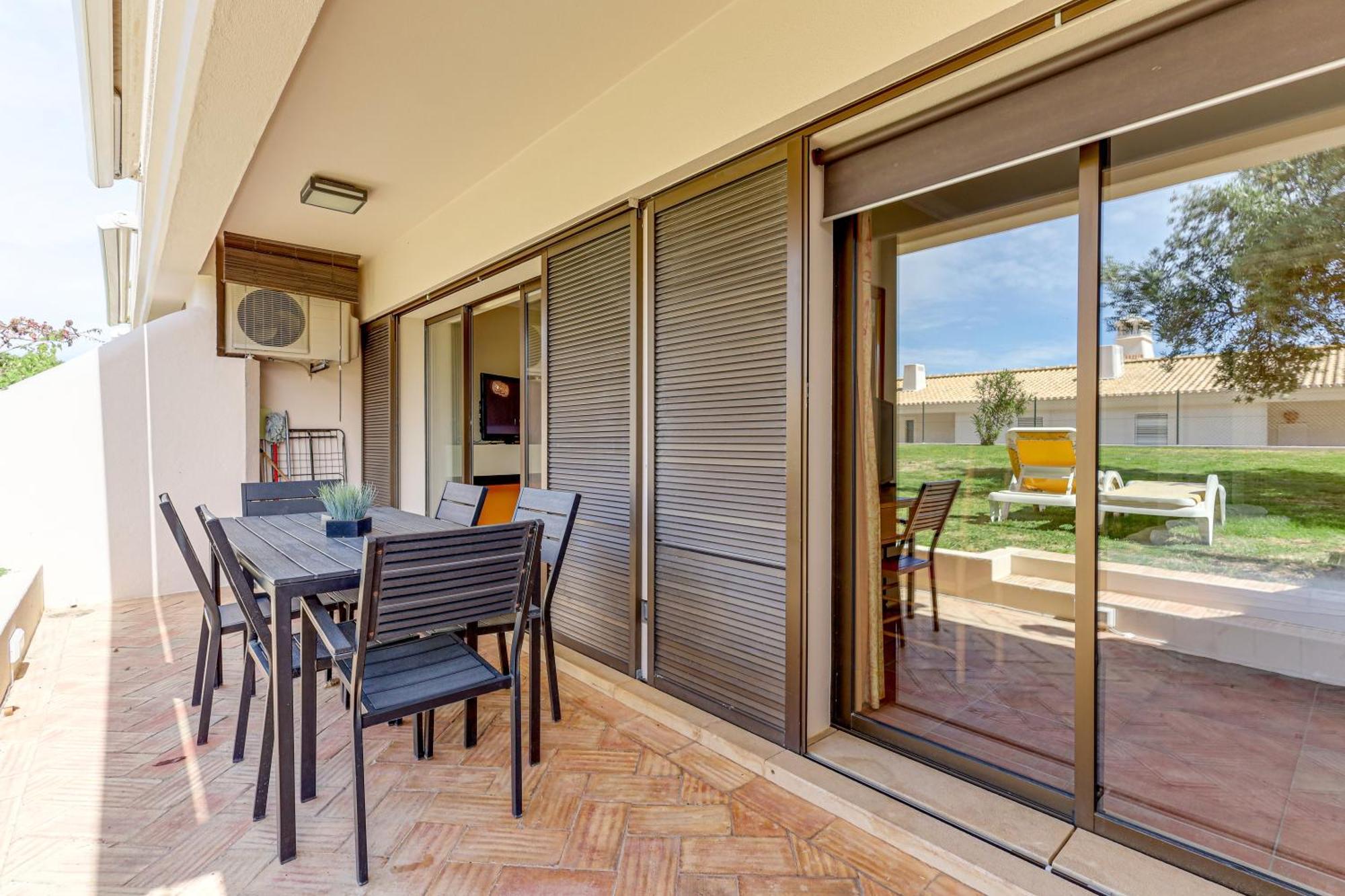 Apartment With 2 Bedrooms, 2M To The Beach Armação de Pêra Extérieur photo