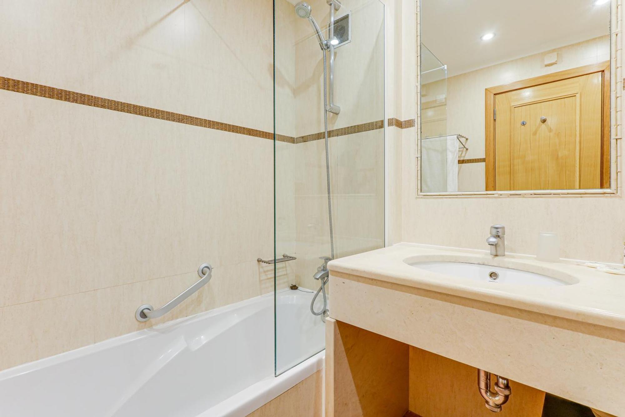 Apartment With 2 Bedrooms, 2M To The Beach Armação de Pêra Extérieur photo