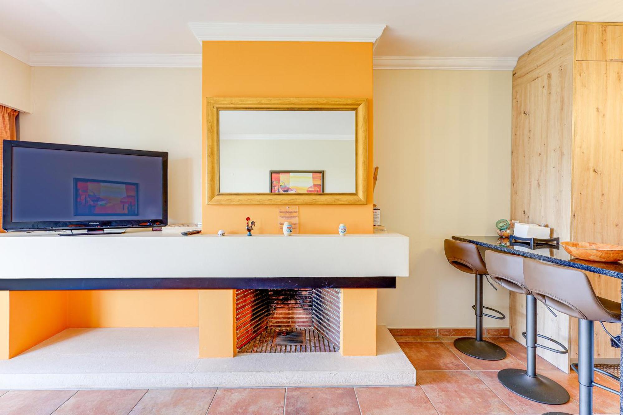 Apartment With 2 Bedrooms, 2M To The Beach Armação de Pêra Extérieur photo
