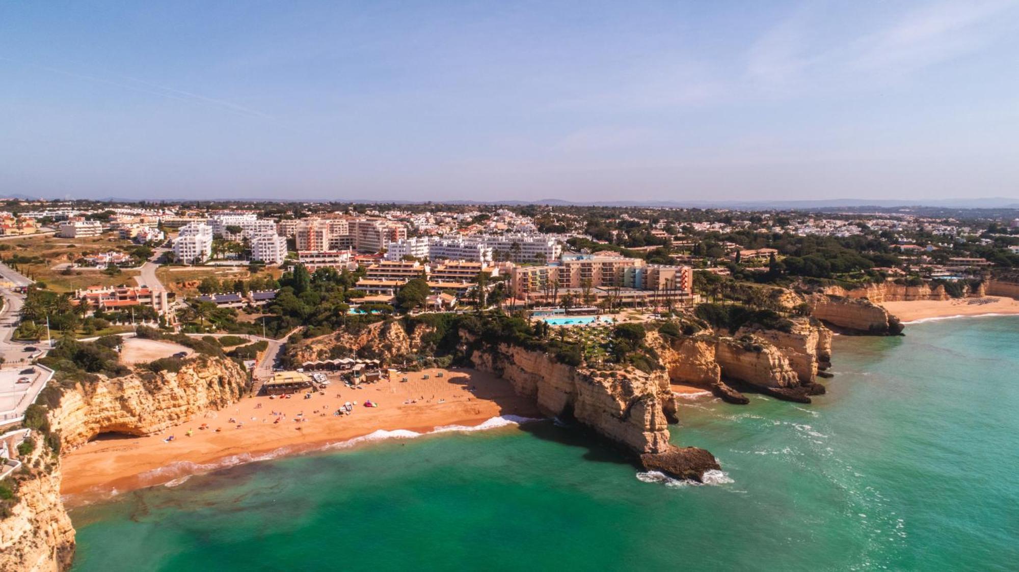 Apartment With 2 Bedrooms, 2M To The Beach Armação de Pêra Extérieur photo