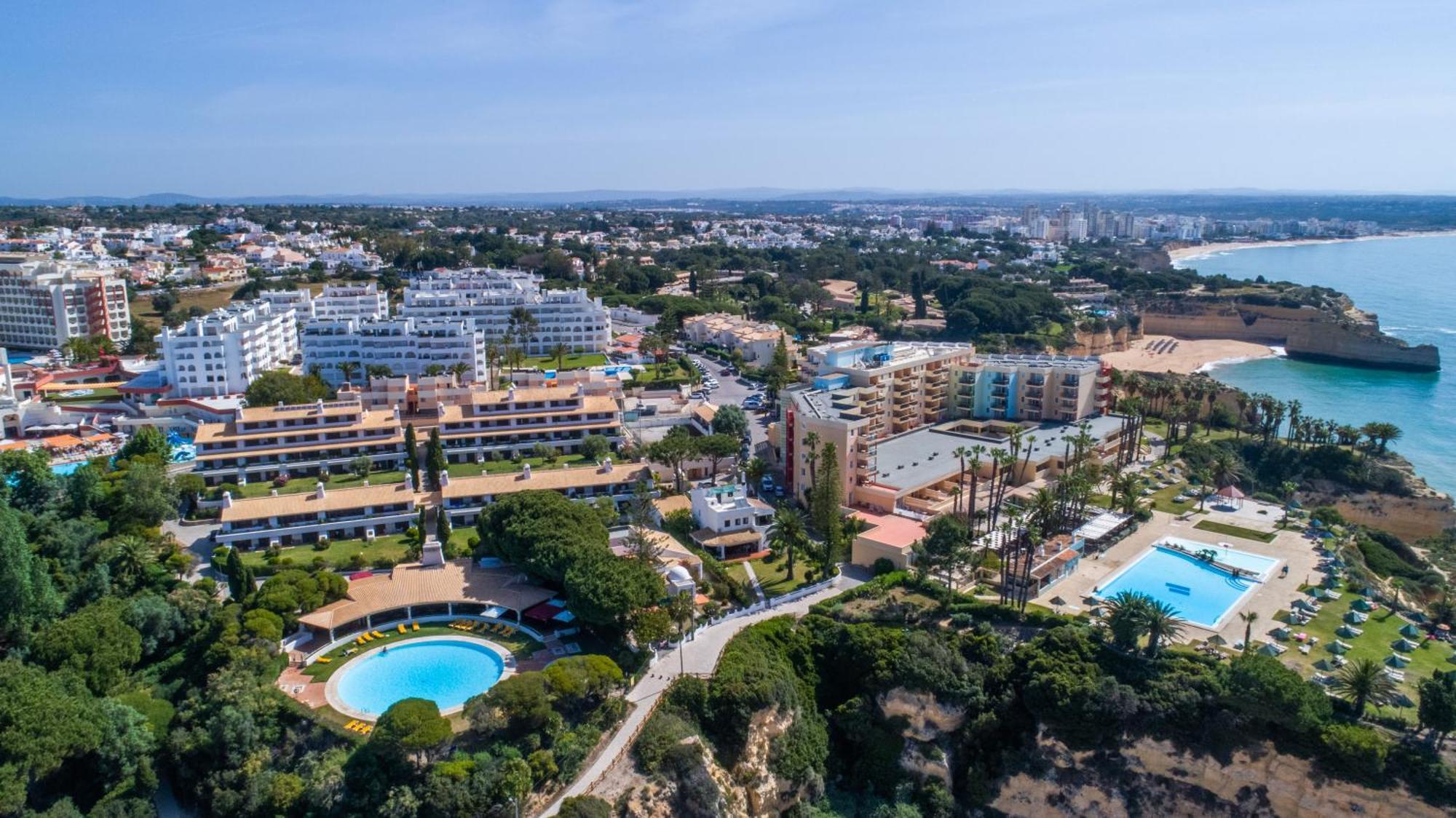 Apartment With 2 Bedrooms, 2M To The Beach Armação de Pêra Extérieur photo